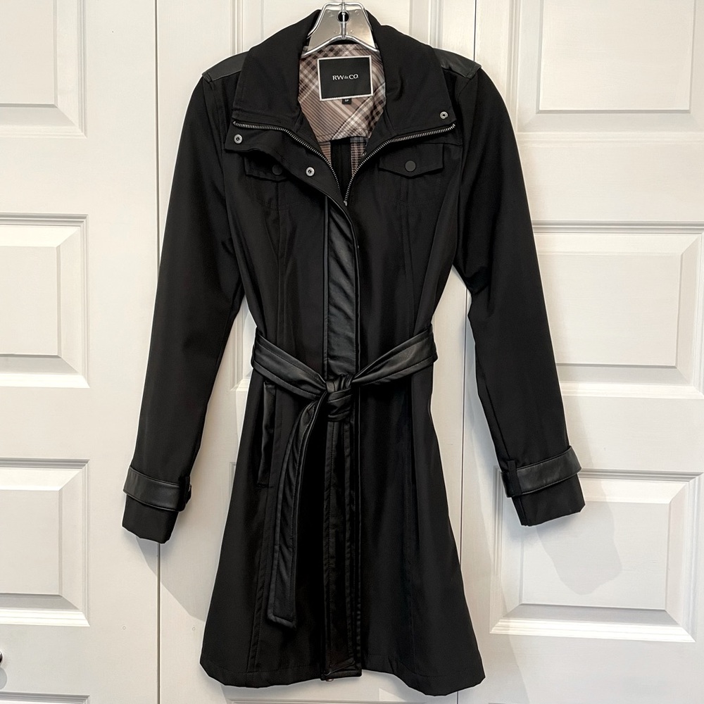 RW&Co. water repellent trench coat with vegan leather details - size small